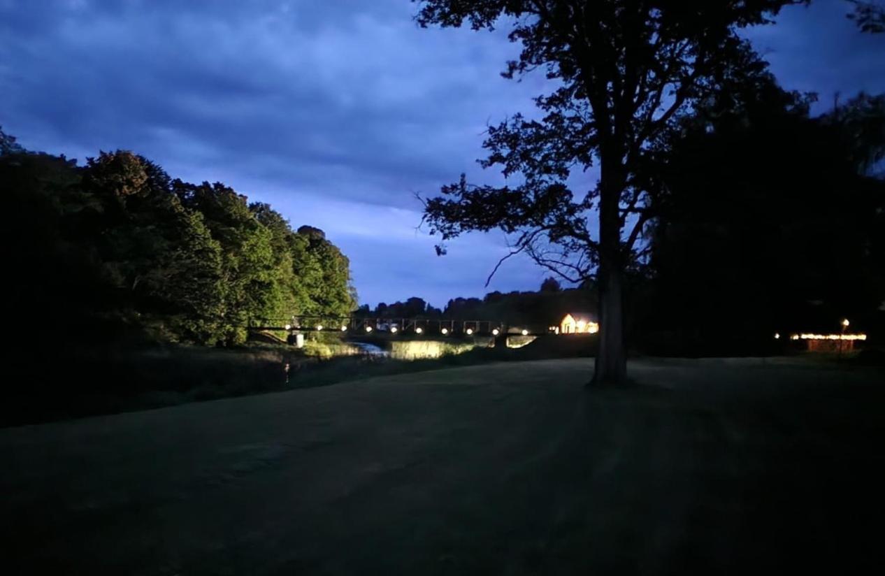 Stadelnieki Smaltani Buitenkant foto